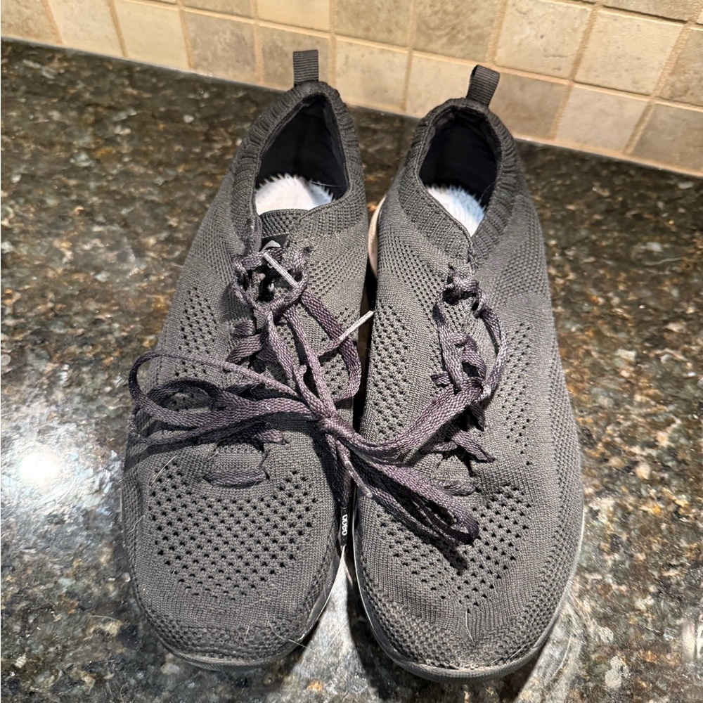 Abeo Black Knit Women's Athletic Shoes - vibram